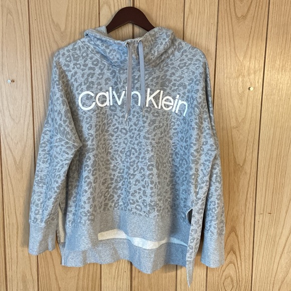Calvin Klein Grey Cheetah Print Womens Sweater - Picture 2 of 8